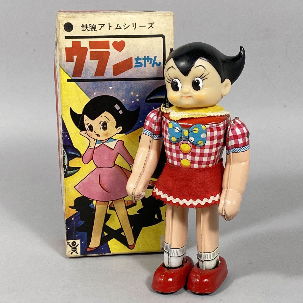 dailyuran's tweet photo. Walking tin toy (ca. 1960) https://t.co/iPi6udDd8Z
