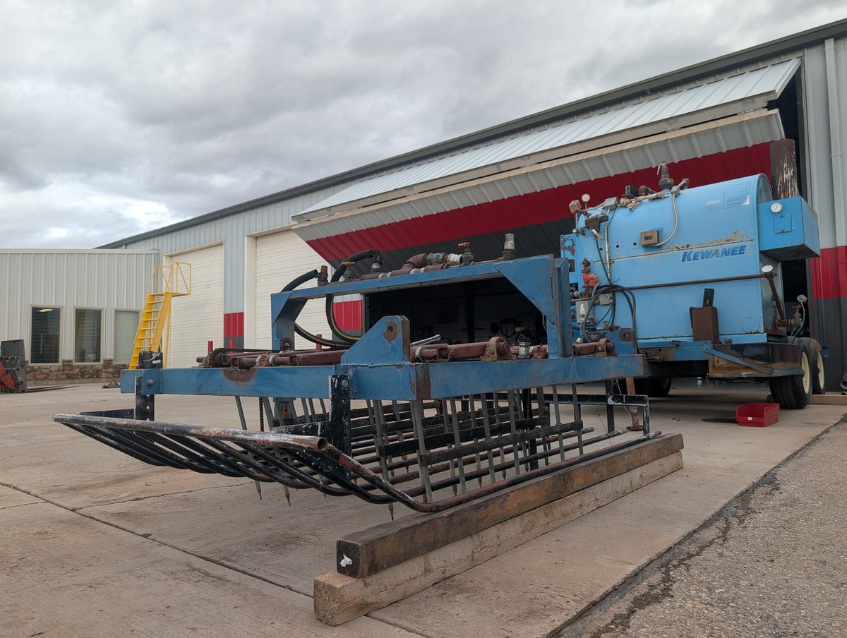 We’re getting the history pieces set up for next week’s Customer Training and NHA Tour — and it’s bringing back some memories 🙌

Who’s excited to take a walk through steamer history with us?

#StaheliWest #HaySteaming #AgInnovation #FarmHistory #CustomerTraining