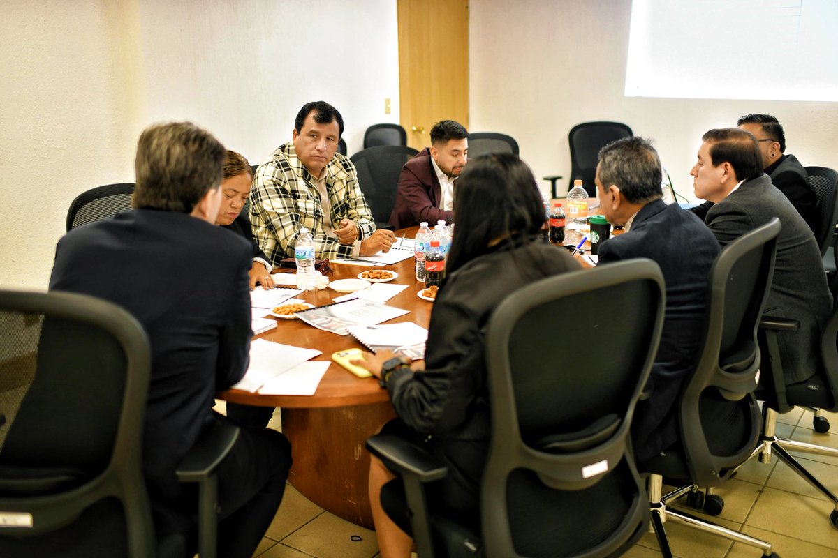JessicaCis1985's tweet photo. Los integrantes de MORENA en la Comisión de Reforma Política-Electoral nos reunimos para enviar un mensaje claro: los diputados de MORENA respaldamos sin reservas la iniciativa de Reforma Constitucional en materia electoral presentada por la Presidenta de la República. #bancadadelpueblo #unidadporelbiendetodos