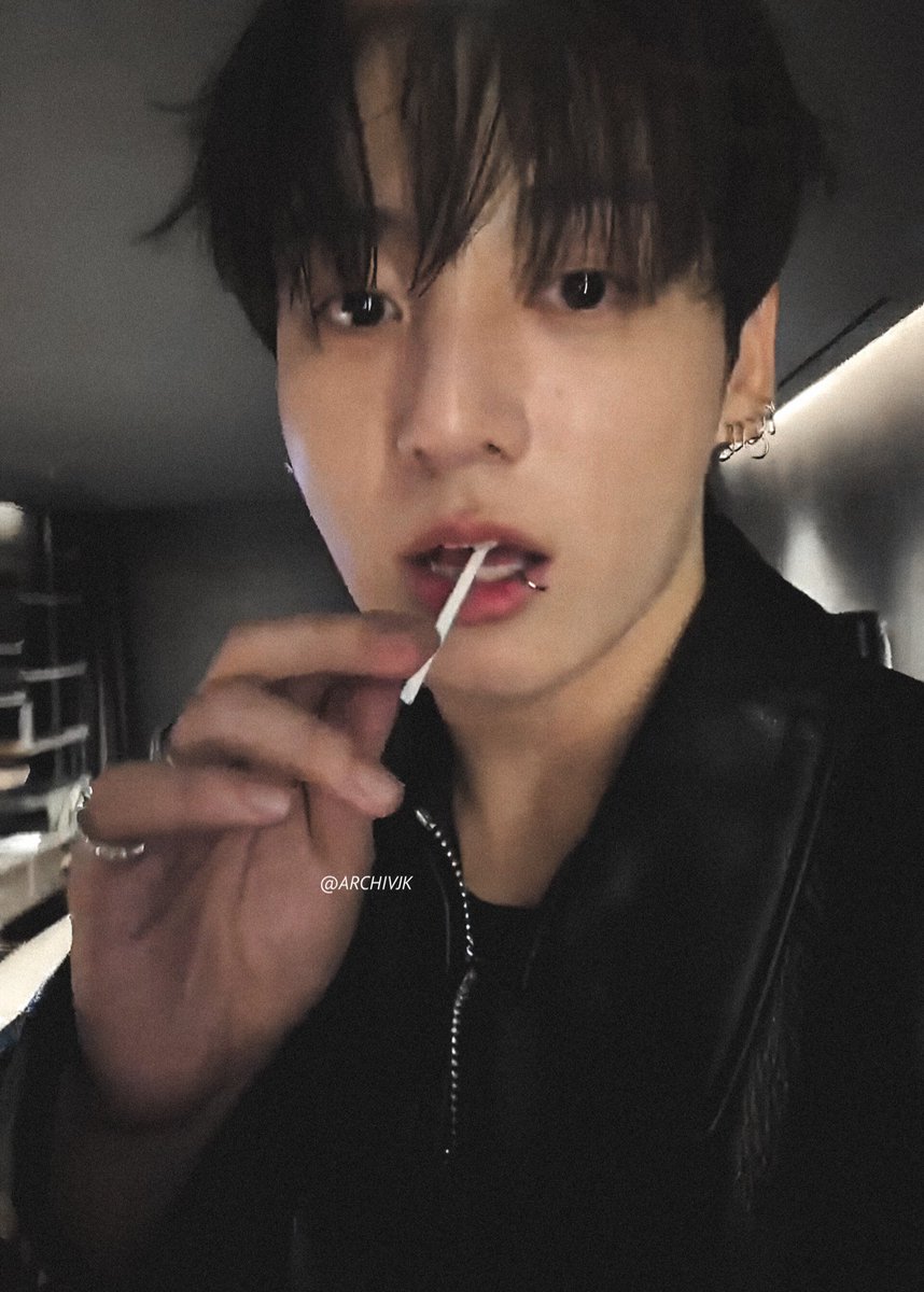 jungkook tweet media