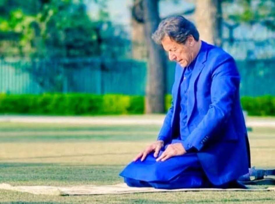 SaraMirGilgity's tweet photo. اِیّاک نَعْبُدُو وَاِیّٰاک نَسْتَعِین

#ReleaseImranKhan https://t.co/LGZqrA3Bxr