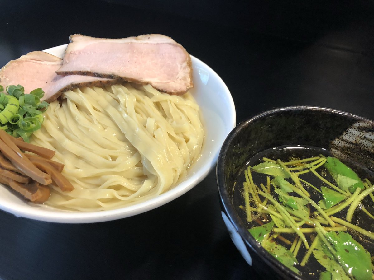 ZZOKO8Af4Ljcr5r's tweet photo. おはようございます！
麺屋熊胆です。
本日通常営業です。
今日から昆布水つけ麺やります！
地獄のような毎日を切り抜けられるのか！？
是非とも本日もよろしくお願いいたします！！ https://t.co/ecgwZv3vA5