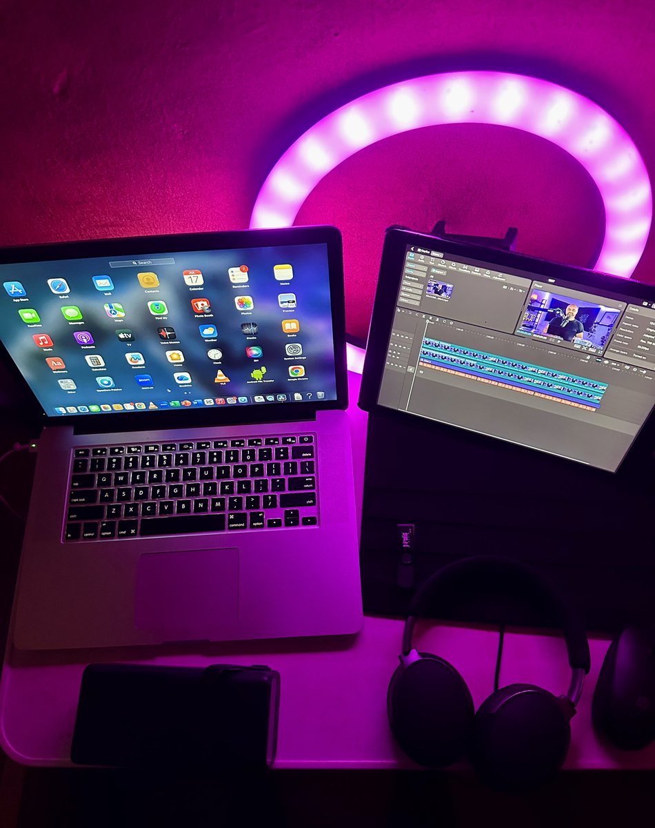 jntstudios's tweet photo. Just upgraded my mini Workspace 

What do you think ? 
#setup #tech https://t.co/pBppzpmppm