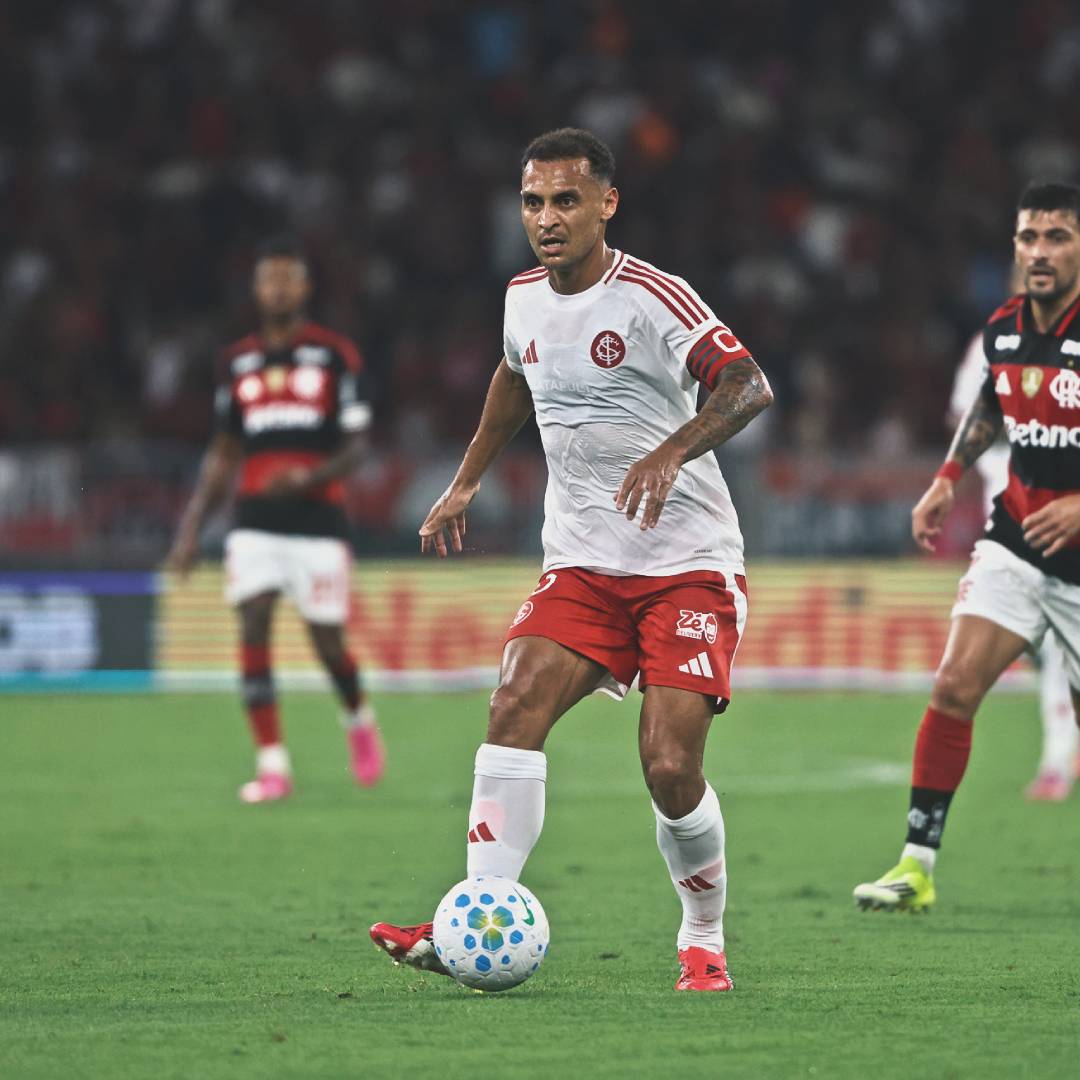 R10 Score tweet media