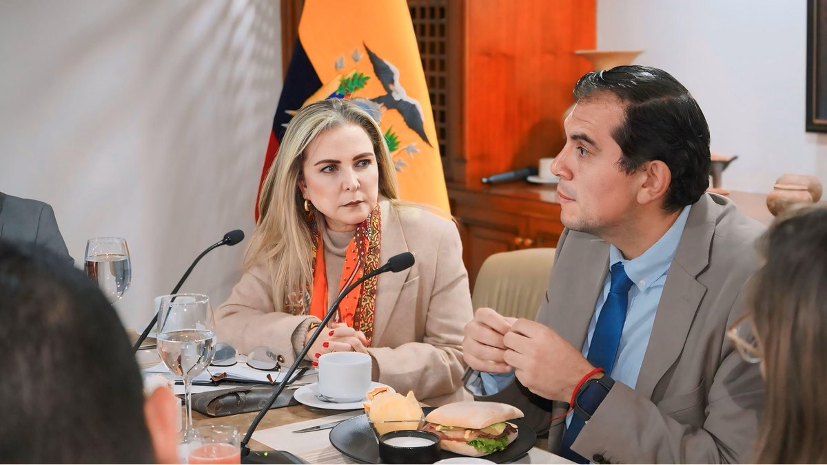 Mónica Heller tweet media