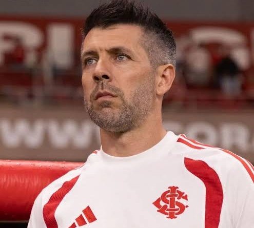 C U N H A tweet media