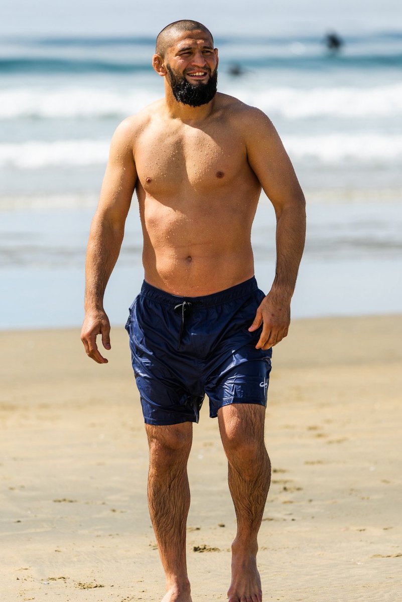 ChampRDS's tweet image. Khamzat Chimaev is looking BIG 👀

(via @KChimaev)