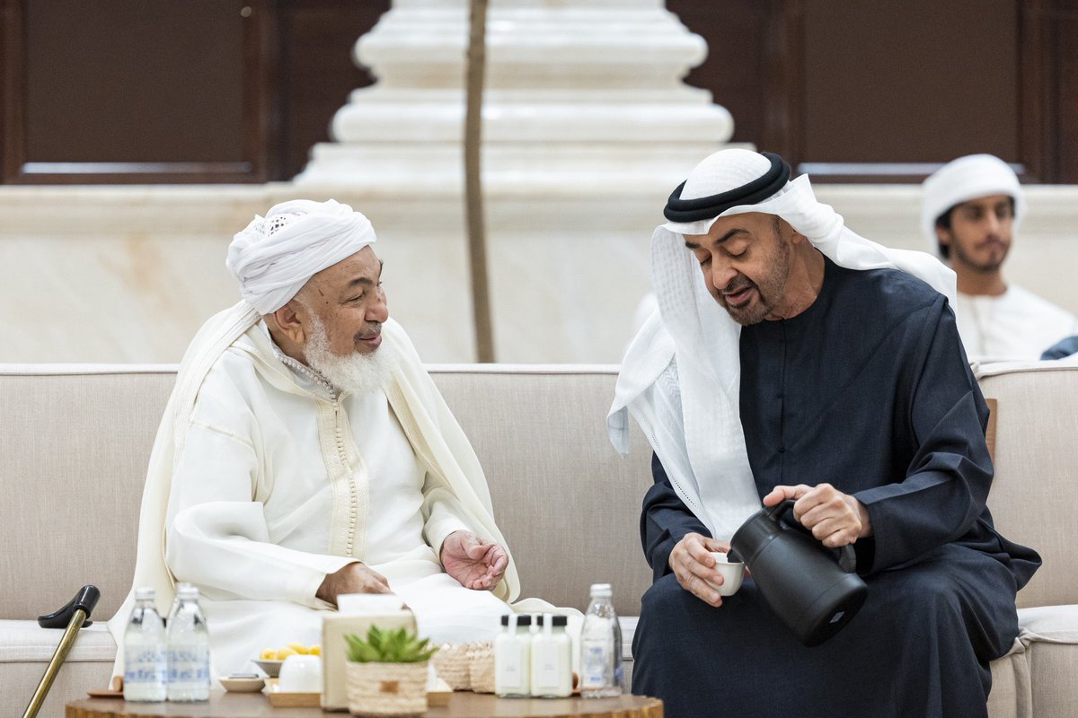 br_n92's tweet photo. تخيل معي 

مفتي دولتهم … أجنبي 🤣🤣🤣

ماعندهم علماء و فقهاء 🙂 https://t.co/hSe6aUGZNk
