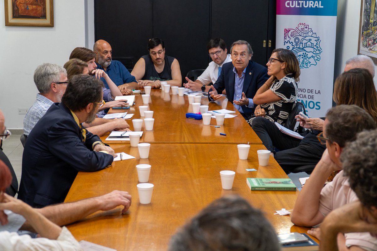 📣COMUNICADO
 
El sable corvo de San Martín debe regresar al Museo Histórico Nacional para que pueda ser contemplado sin restricciones por todo el pueblo argentino. Milei decidió esconderlo en una dependencia militar para ocultar un símbolo de la independencia y la soberanía,