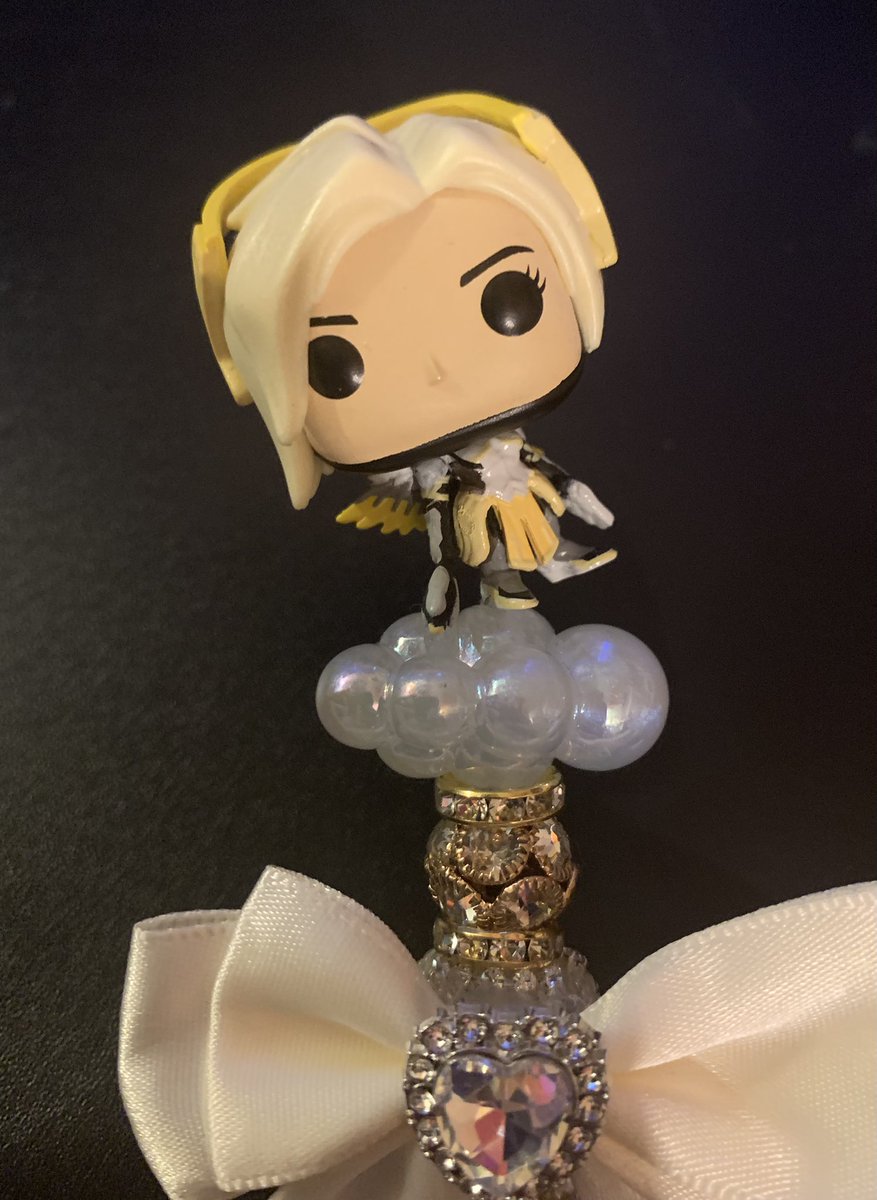 SoftBlue_Bird's tweet photo. Mercy is standing on it
And Pharah is sitting on it :3 https://t.co/3tniIHaiNE