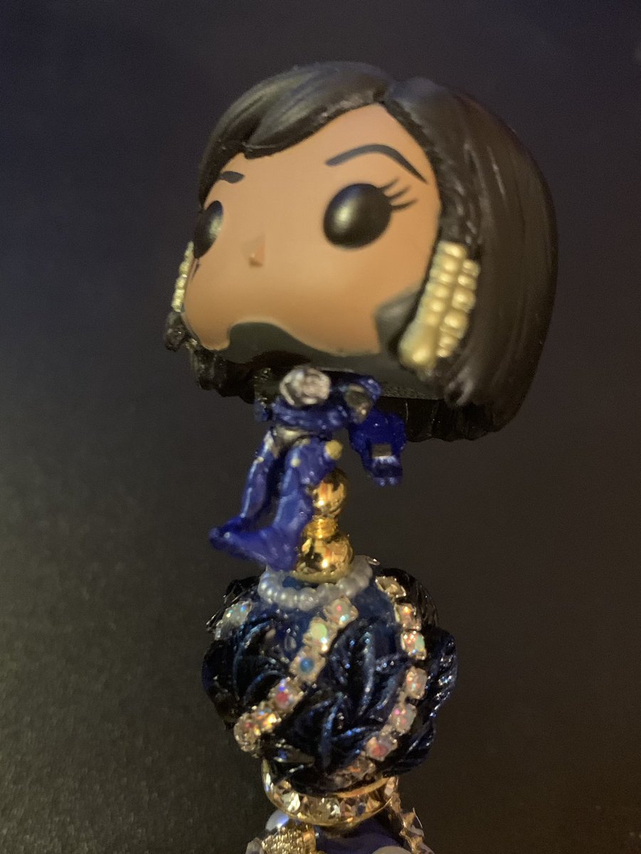 SoftBlue_Bird's tweet photo. Mercy is standing on it
And Pharah is sitting on it :3 https://t.co/3tniIHaiNE