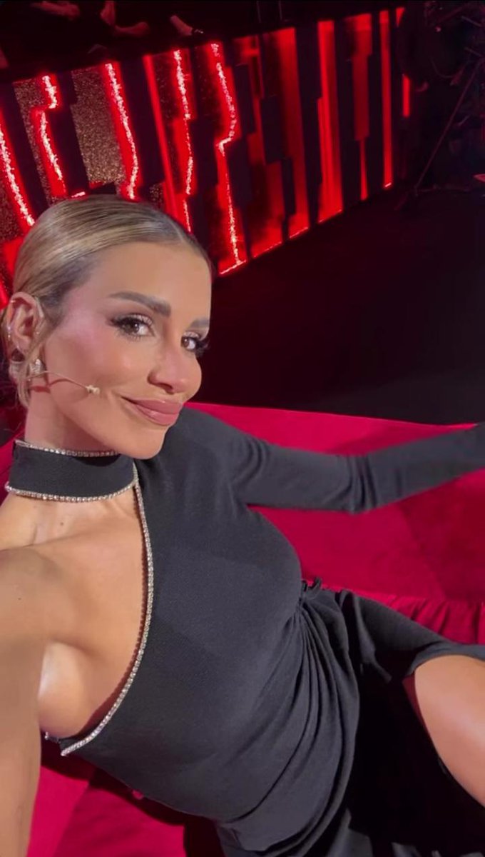 Espectacular 😍😍😍 

Me súper encanta el look 😍😍😍 

#LCDLF6 #CrisPorta25F #TeamPorta 🤍