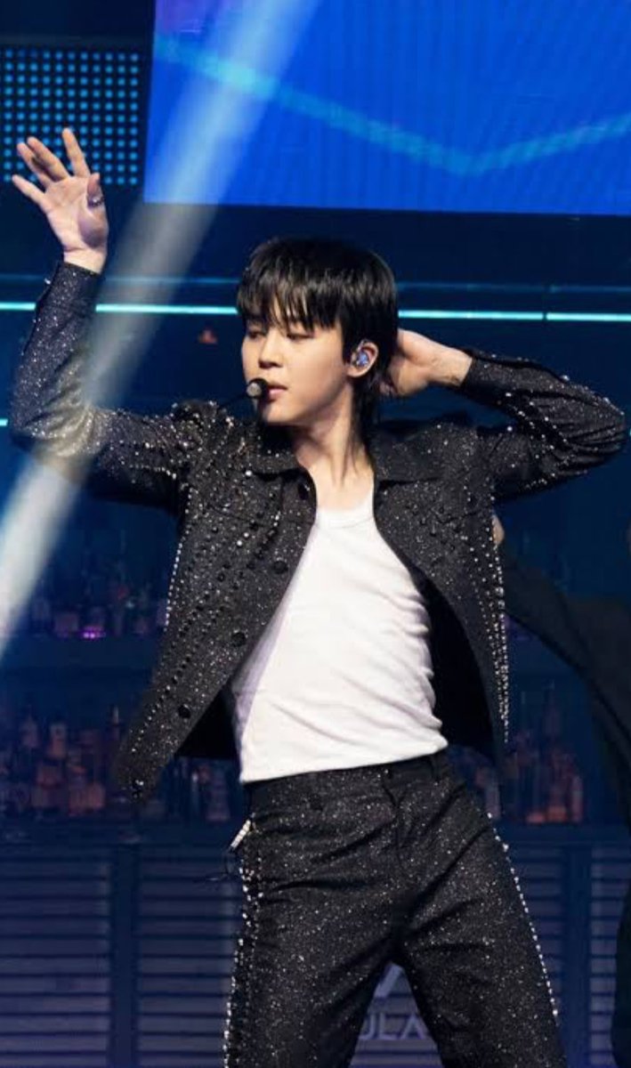 BTS Jimin's Korean song tops Billboard's "Hot 100" chart, a milestone revisited (Source: Naver Entertainment)

Click, like and share💛

naver.me/5reVFG28