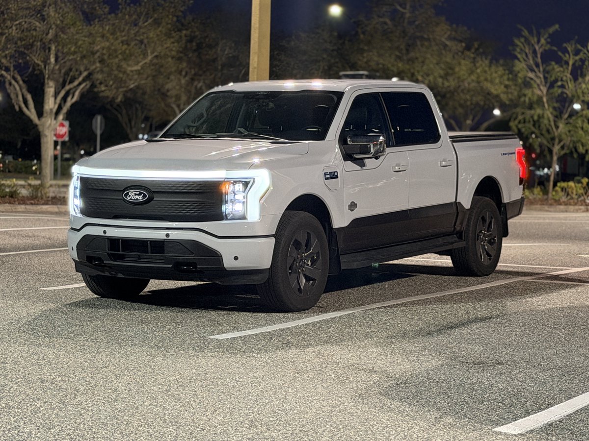 Tom Lightning tweet media