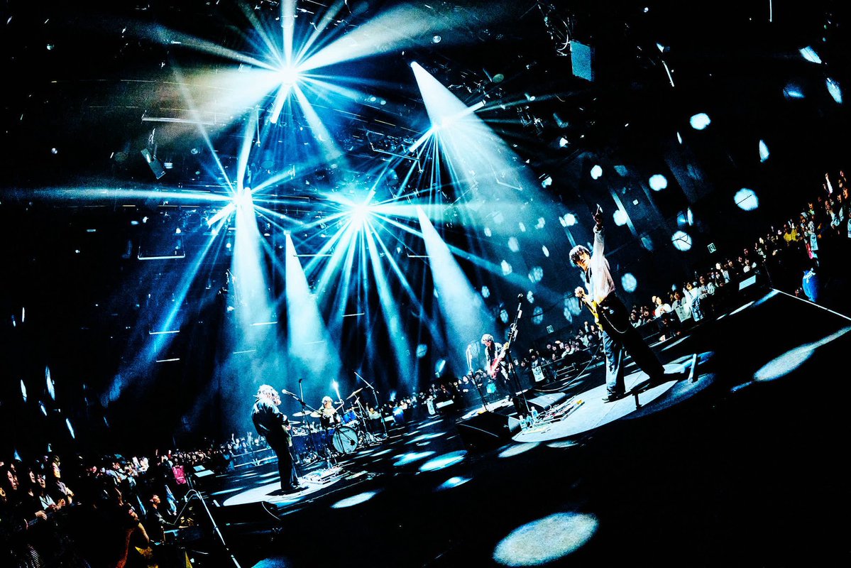 2月21日(土)に、恵比寿ガーデンホールへEnfantsワンマンライブ「Tiny Cosmos｣観てきました
センターステージをぐるりとオーディエンスが取り囲む360℃ライブ
いやもう凄かったのなんの> ·̫ <
終始Enfantsの迫力に圧倒されっぱなし 未だに余韻引きずってます！  #zipロッカー 
 #Enfants