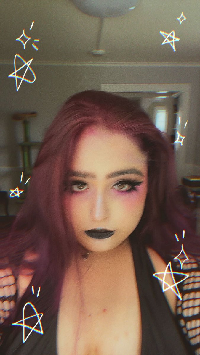 ros3petal's tweet photo. Hiiii <33333 #moothunt 

{27} 🔮
- Multi fandom god I eat media UP 👾 #gamingtwt #multifandom 

- Fortnite, stardew valley, fields of mistria, and a plethora of more teehee 🌛

- obsessed w dungeons and dragons/TTRPGs, currently DMing for the 1st time ✨ask me about it✨

<3 https://t.co/BygYJ6nhbe