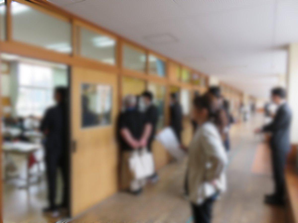 nishimata_esc's tweet photo. 大姶良中学校区小･中一貫推進研修会
年３回行われる小中一貫推進研修会が本校でありました。一貫性のある効果的な共通実践を通して、かしこく・たくましい児童生徒の育成を目指しています。６０名近い先生方にお集まりいただき、授業参観や分科会等、とても有意義な時間となりました。 https://t.co/f410ufd6Tt