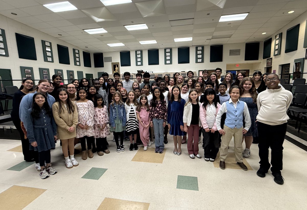 Novi High School Choir tweet media