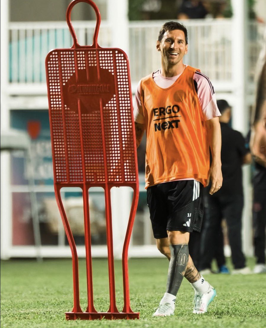 Messi World tweet media