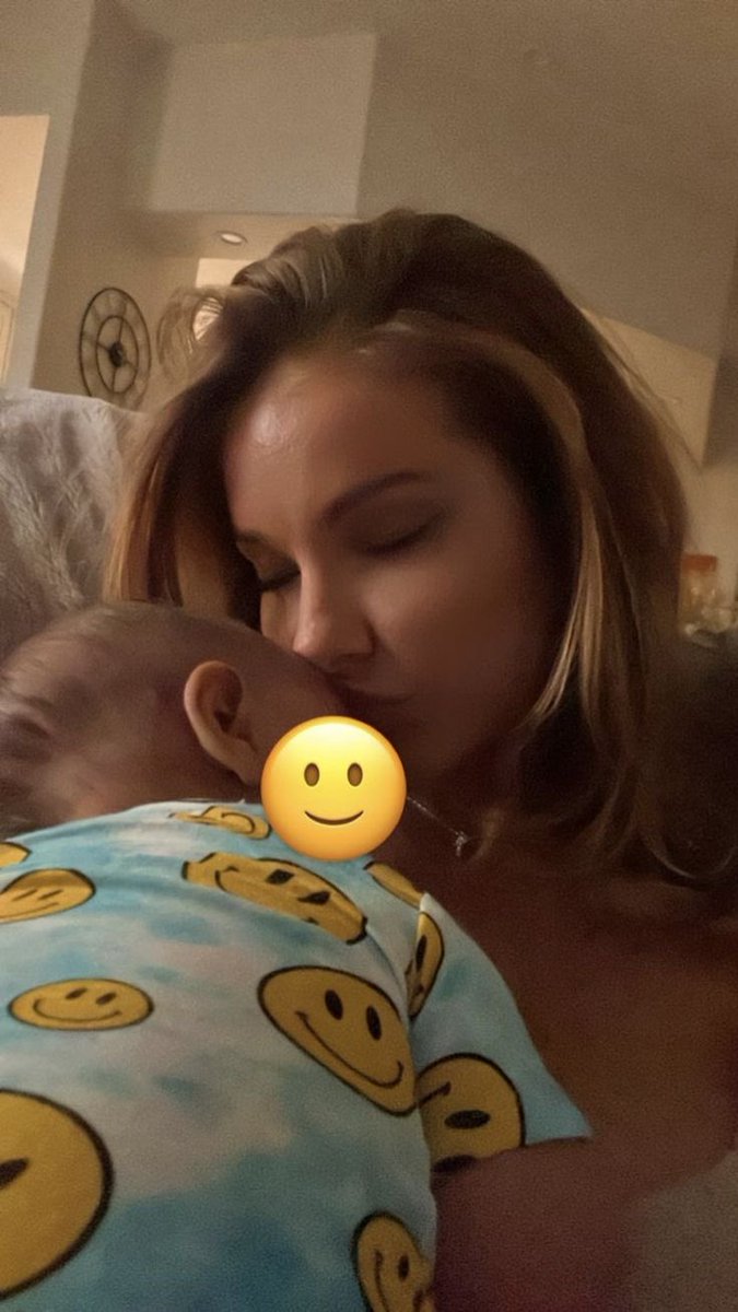 𝓢𝓮𝓵𝓮𝓷𝓪 tweet media