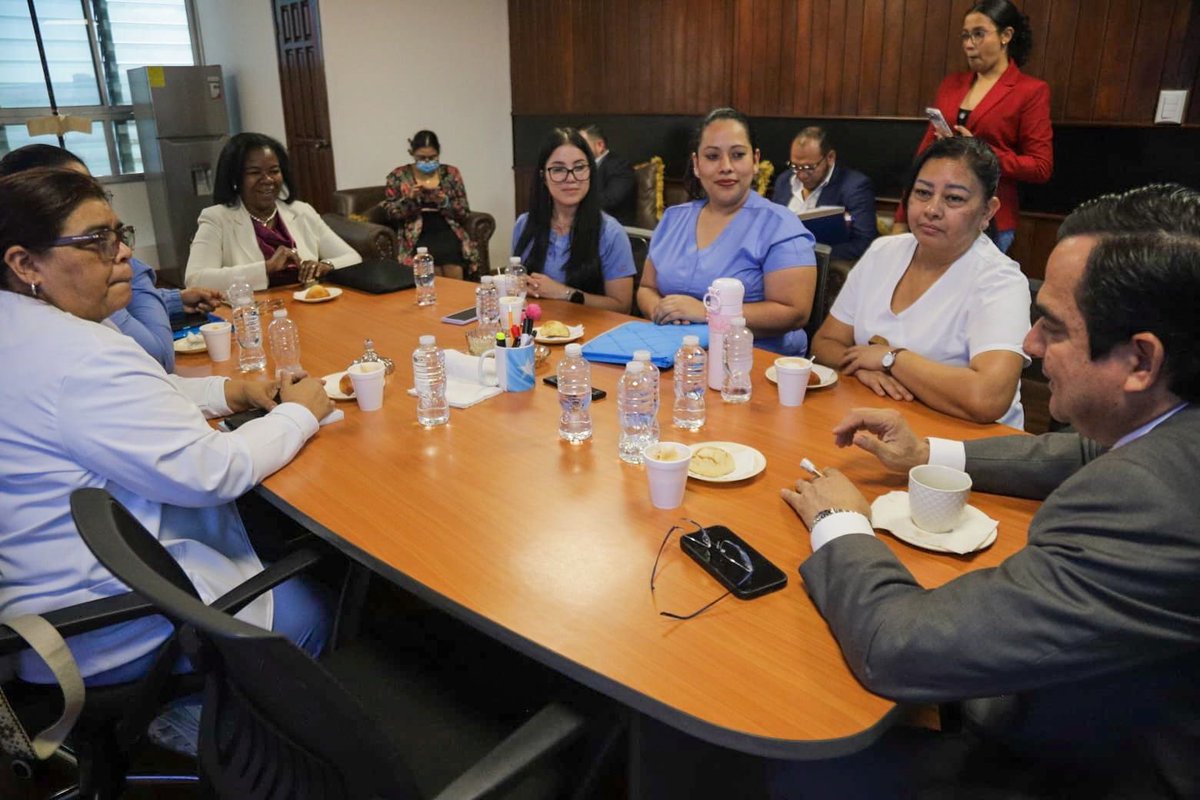 Comisión especial dictamina a favor de reclasificación profesional de enfermeras

congresonacional.hn/noticias/699f9…