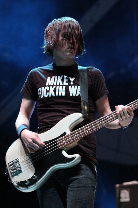 Mikey Hourly (@mikeyhourlyway) on Twitter photo 