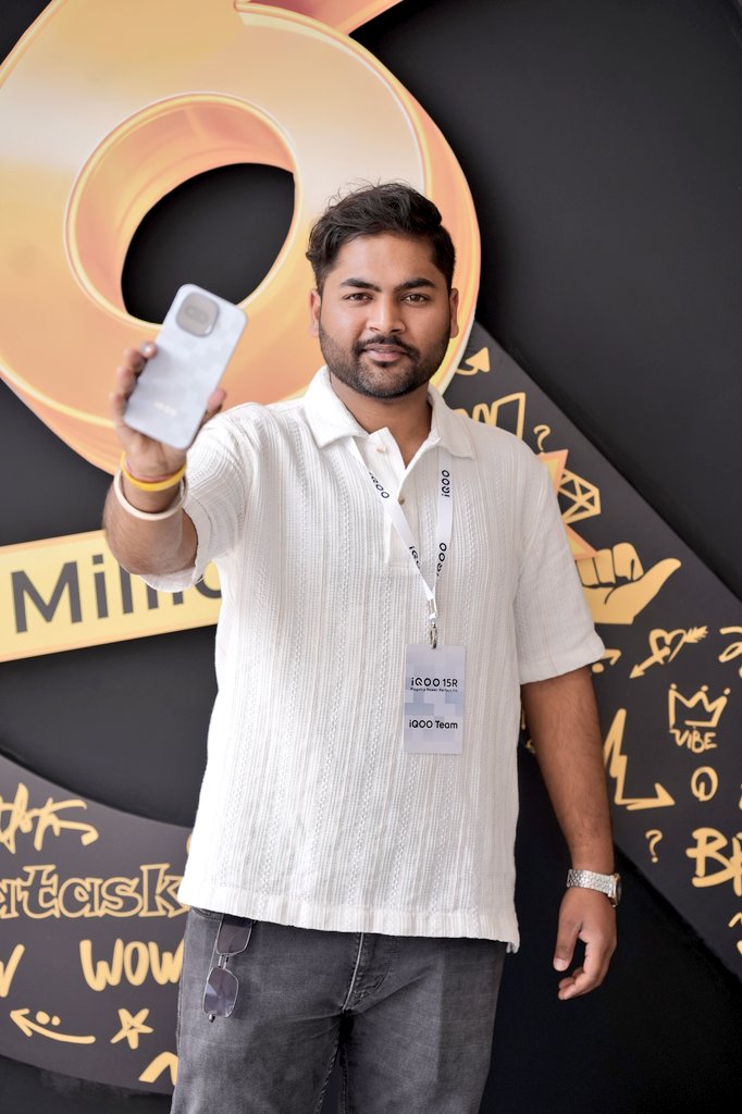 Arjun_Bns's tweet photo. The wait is over. ⚡️ Stepping into the future with the all-new #iQOO15R. From the sleek design to the powerhouse performance, this one is a game changer
#iQOO #FlagshipPower #PerfectFit https://t.co/xBP3SUepIM