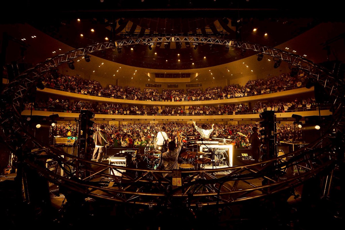 macarock0616's tweet photo. マカロックツアーvol.21（アルバム「physical mind」全国ツアー）12日目の仙台公演、ありがとうございました‼️🙏✨

photo by 酒井ダイスケ @imdaisukesakai https://t.co/rhV8J4k35Z