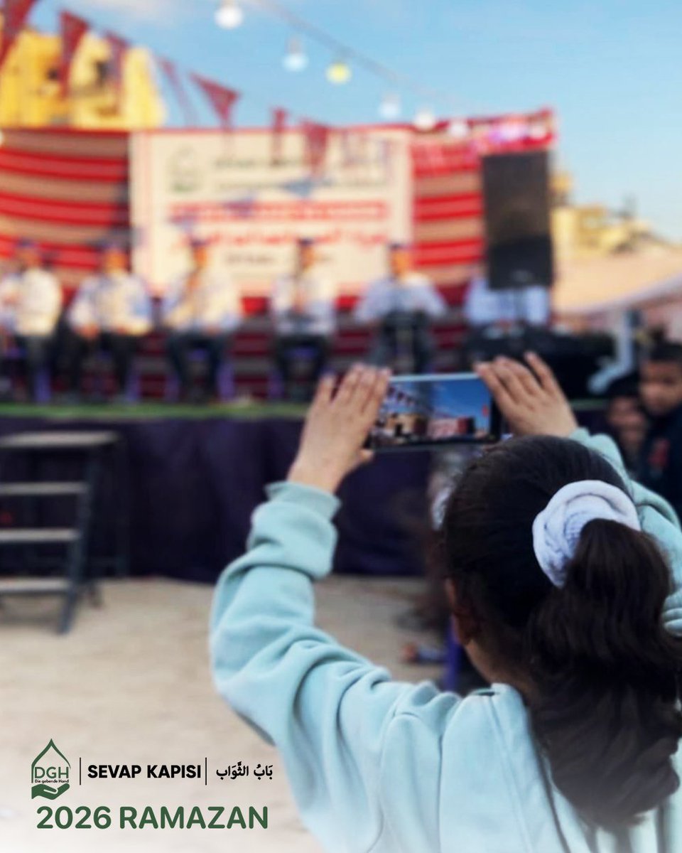 Yüzlerce Kişiye Sıcak İftar Yemeği

Gazze’de tüm zorluklara rağmen ekiplerimiz sahadaki çalışmalarını aralıksız sürdürüyor. Bağışlarınızla hazırlanan besleyici ve sıcak iftar menüleri, Gazze’nin farklı bölgelerinde kurulan sofralarda yüzlerce kardeşimize ulaştırıldı. Abluka ve