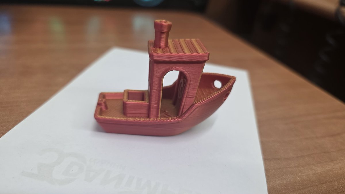 ChEfOo_Vn's tweet photo. A #bency made with #ProfessionalLAB #PLA Silk #Red-#Gold
It is a test for an upcoming Fire Horse project, because i needed to see how the colors flow

BambuLab P2S never disappoints! https://t.co/FXTxqB8qRv