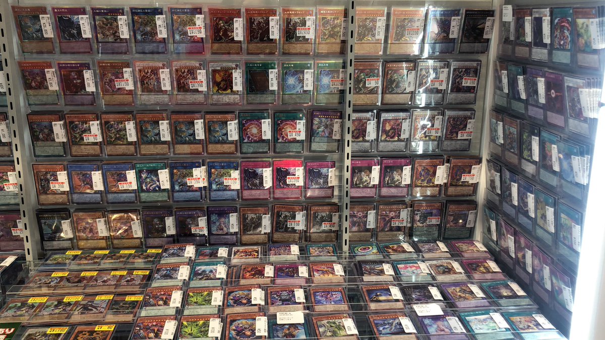 遊戯王ケースエリア紹介‼️】 ドラスタオタ中では本日も 遊戯王の