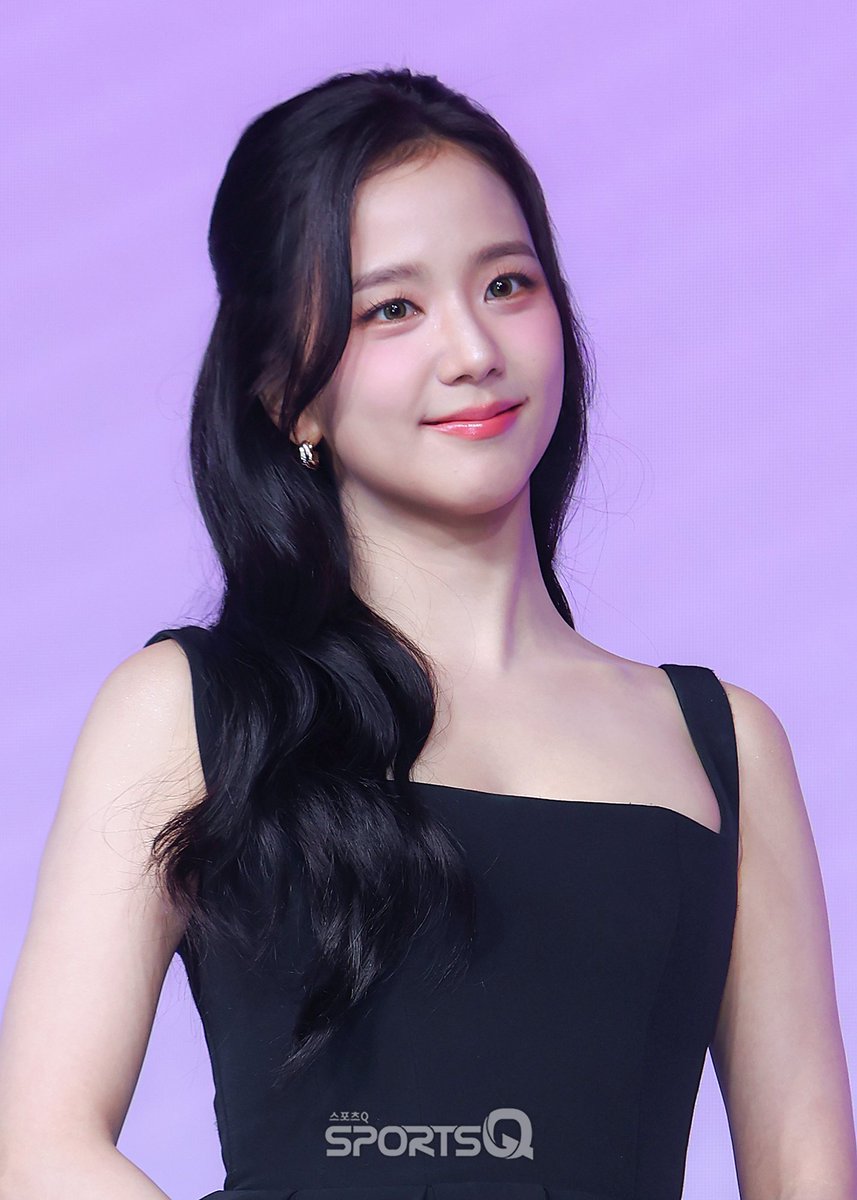 JISOOID_UNION's tweet photo. [PRESS] 260226 #JISOO <월간남친> 

BOYFRIEND ON DEMAND PRESSCON
#ActressJISOOonNetflix https://t.co/cQUQwI9biH