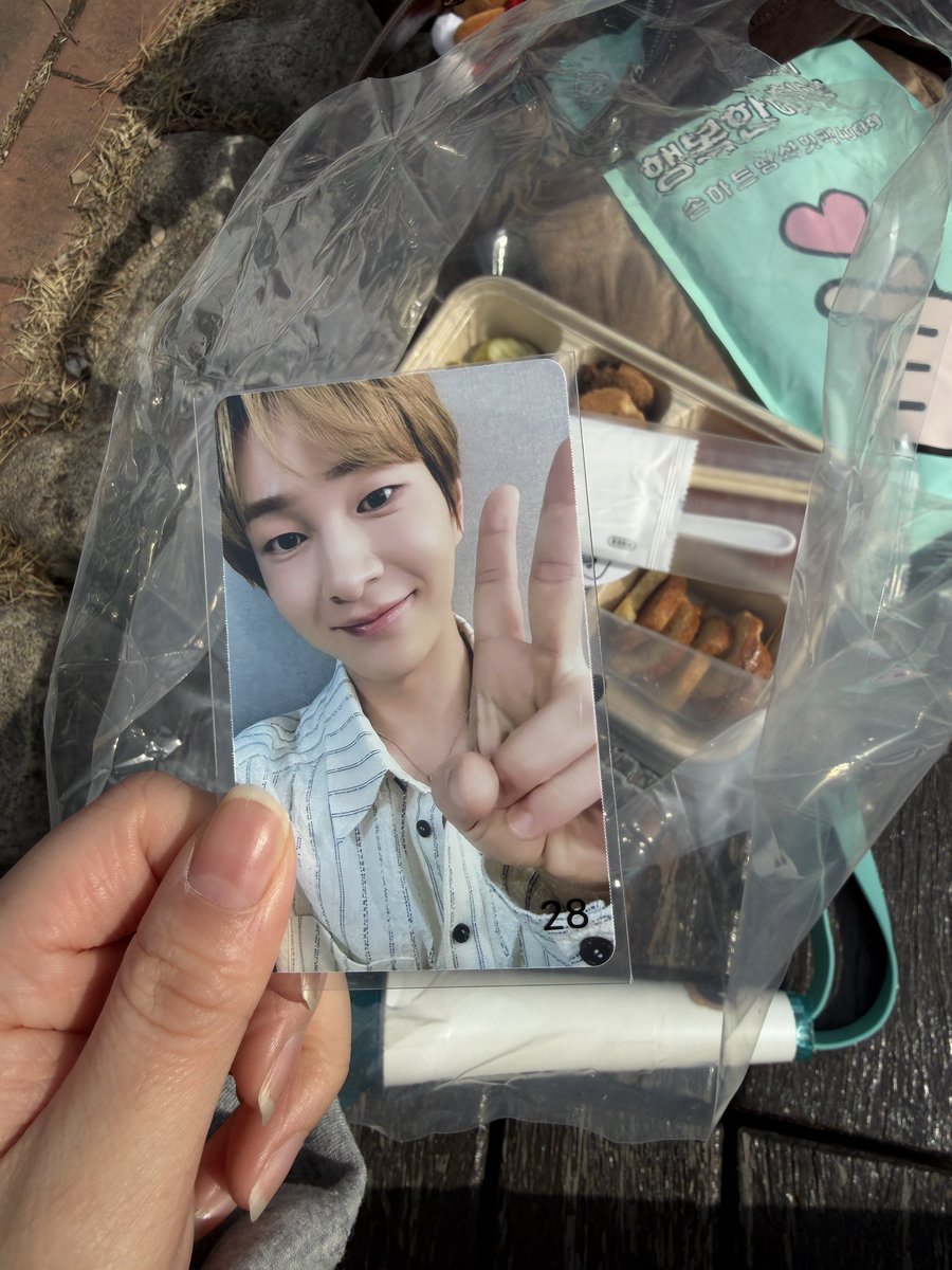 jong004080's tweet photo. 오랜만에 오프! 근데 진기가 밥도 준다아아 https://t.co/Zq3LxseA0Q