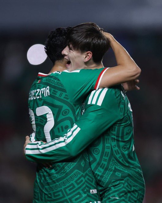 Ricardo Duran 🍿 tweet media