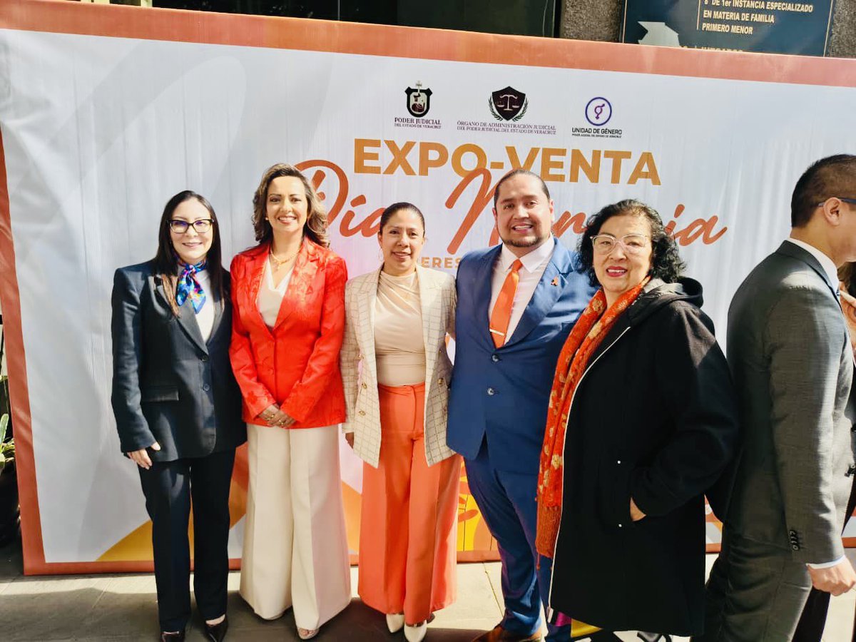 Azuara82's tweet photo. En el marco del Día Naranja, asistí a la segunda edición de la “Expo-Venta Día Naranja Mujeres Emprendedoras” 2026, llevada a cabo en el Poder Judicial del Estado de Veracruz.
Reconozco el talento, la determinación y la capacidad transformadora de las mujeres veracruzanas. https://t.co/UsJJimUW1f