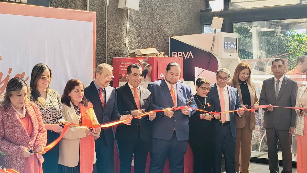 Azuara82's tweet photo. En el marco del Día Naranja, asistí a la segunda edición de la “Expo-Venta Día Naranja Mujeres Emprendedoras” 2026, llevada a cabo en el Poder Judicial del Estado de Veracruz.
Reconozco el talento, la determinación y la capacidad transformadora de las mujeres veracruzanas. https://t.co/UsJJimUW1f