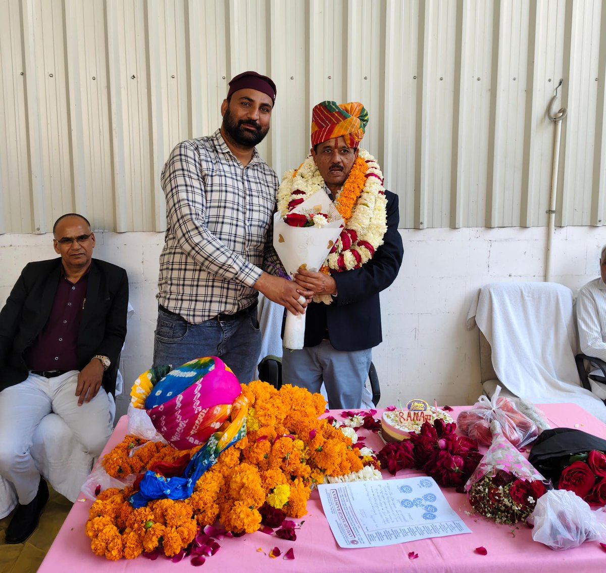 अखिल राजस्थान राज्य कर्मचारी संयुक्त महासंघ (एकीकृत)  के जुझारू, संघर्षशील सभी को साथ लेकर चलने वाले प्रदेशाध्यक्ष  श्री  राजेंद्र राणा जी को उनके जन्मदिन की हार्दिक बधाई व शुभकामनाए
मेरी प्रार्थना है कि आप हमेशा स्वस्थ प्रसन्न और दीर्घायु रहें|
जय संघटन
जय RRTA