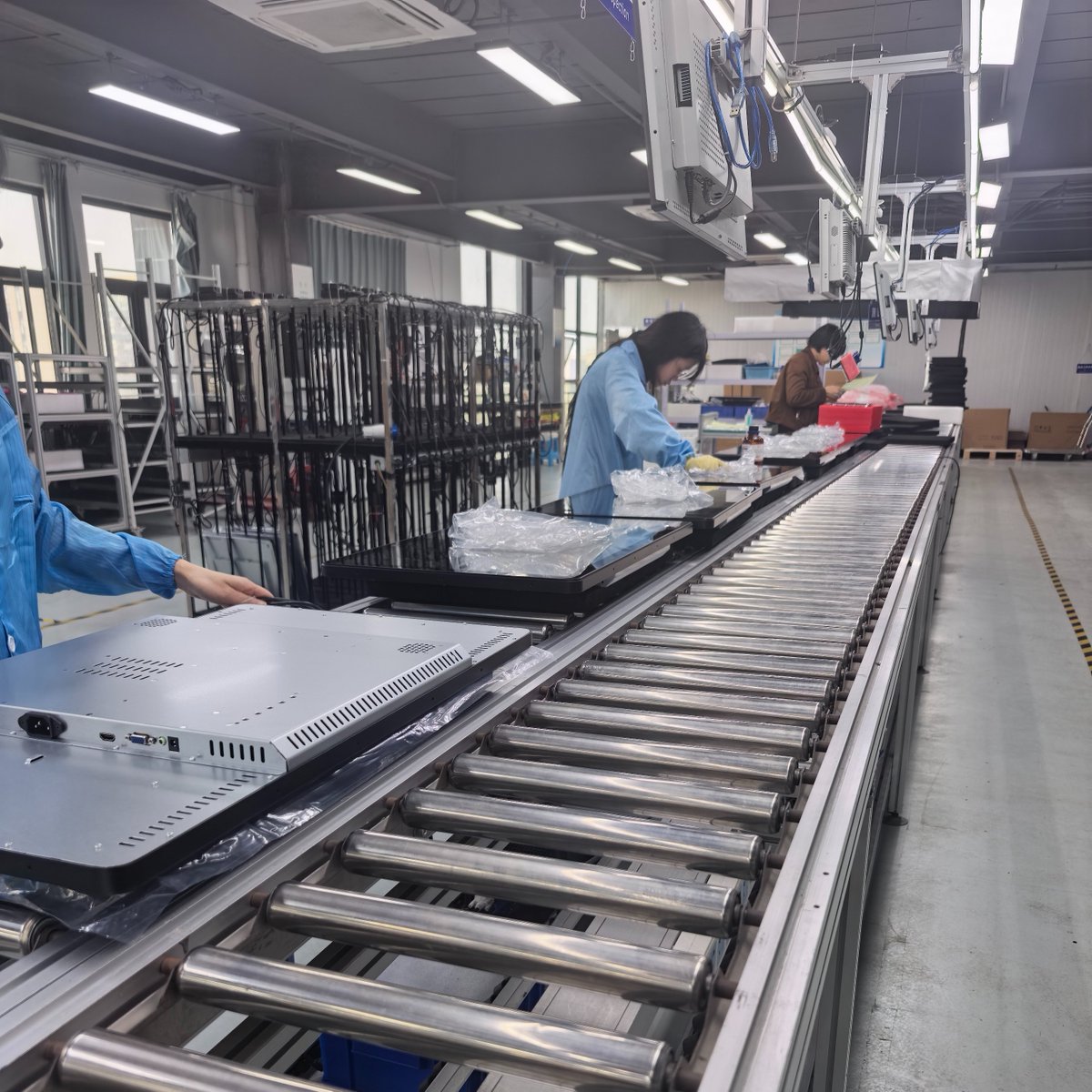 Horsent1's tweet photo. Kicking off the Year of the Horse at full gallop! 📷📷 Our production team hit the ground running on day one to ensure we meet delivery commitments and start the new year strong. #YearOfTheHorse #Manufacturing #Touchscreen #TouchMonitor #KioskTerminal https://t.co/bLCtDYh2ai