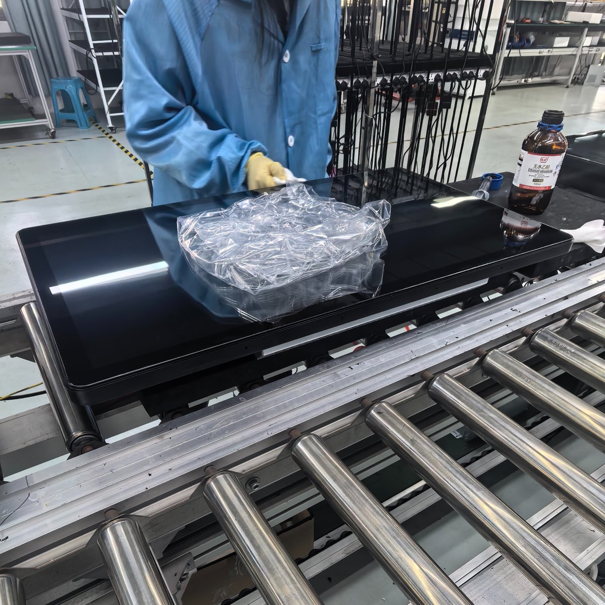 Horsent1's tweet photo. Kicking off the Year of the Horse at full gallop! 📷📷 Our production team hit the ground running on day one to ensure we meet delivery commitments and start the new year strong. #YearOfTheHorse #Manufacturing #Touchscreen #TouchMonitor #KioskTerminal https://t.co/bLCtDYh2ai