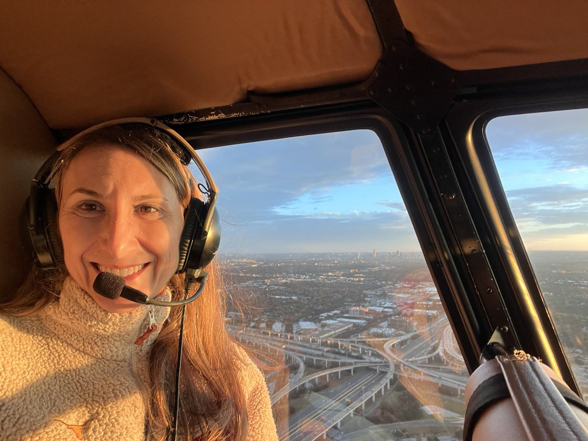 helene_engler's tweet photo. Sunset over Austin from a helicopter. That’s magic. https://t.co/RHJIDsEbT4