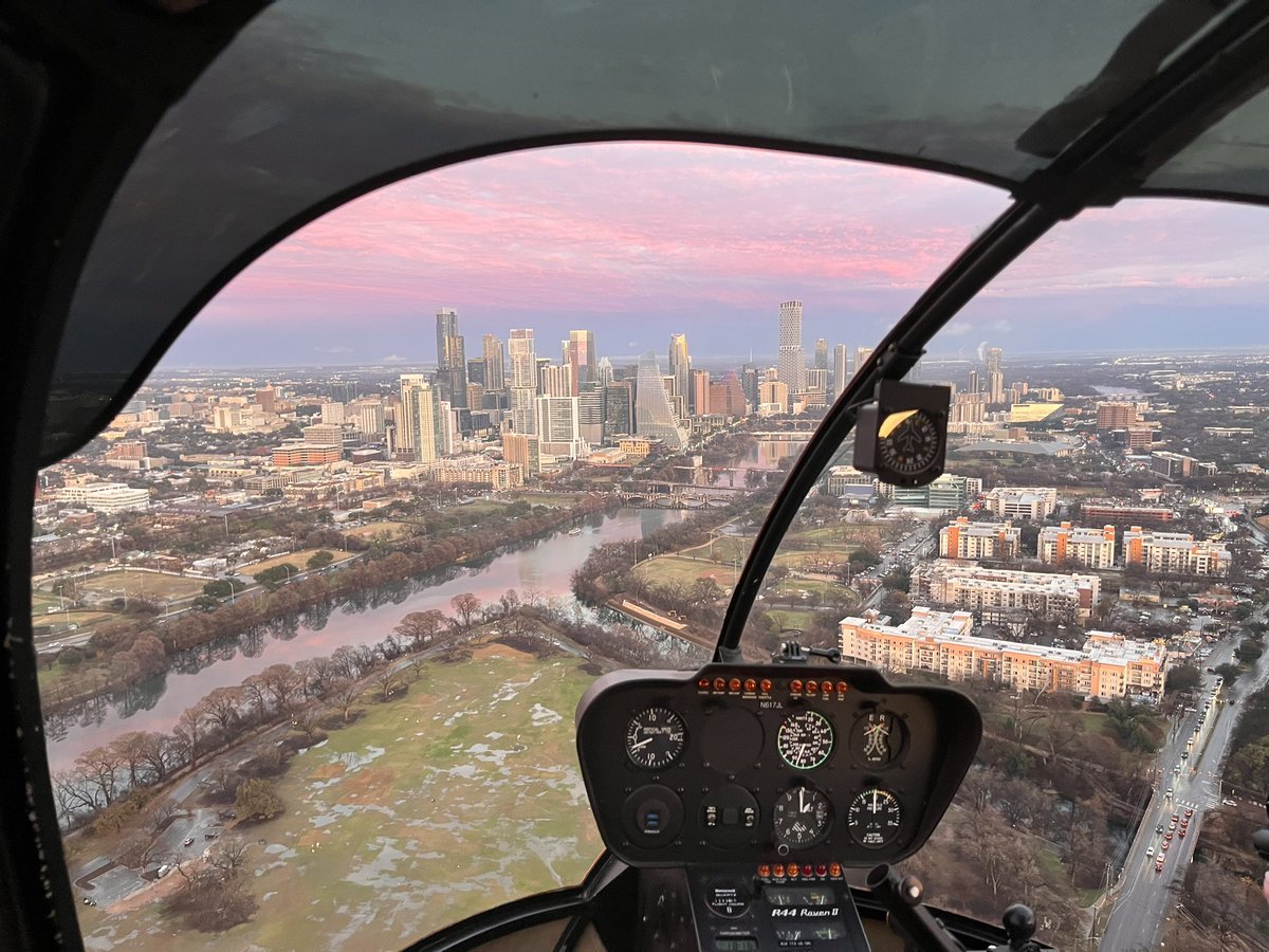 helene_engler's tweet photo. Sunset over Austin from a helicopter. That’s magic. https://t.co/RHJIDsEbT4