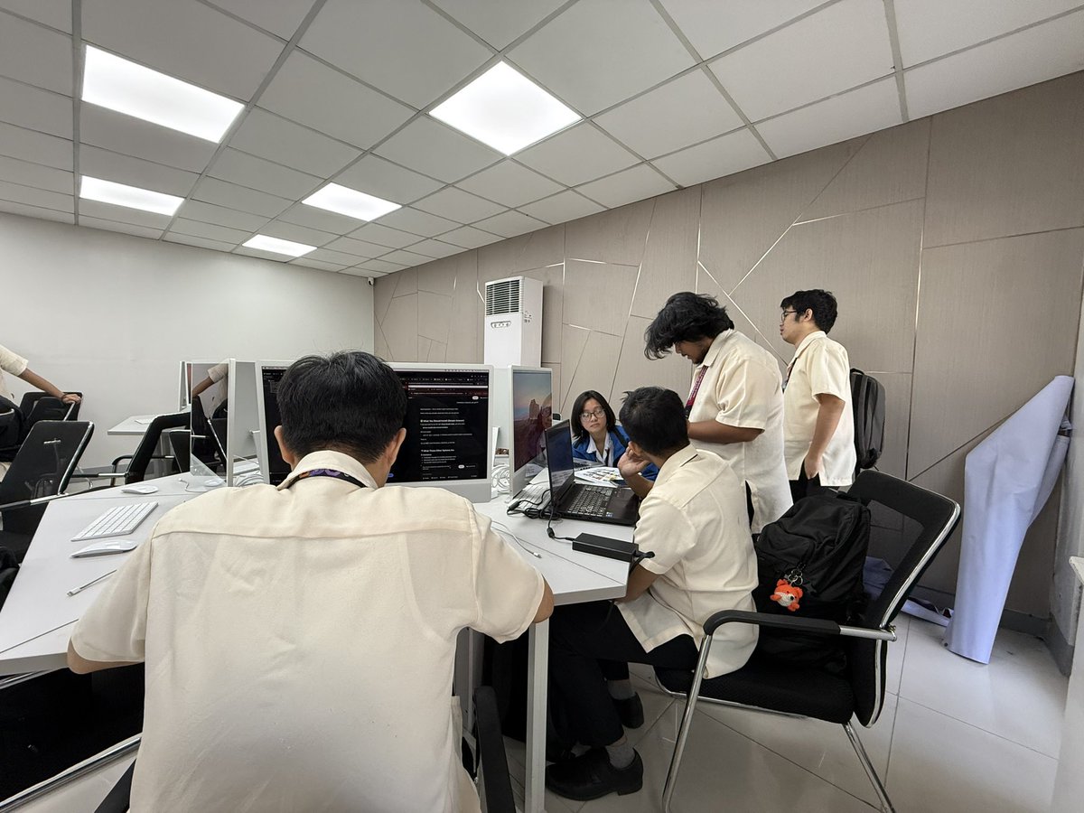 Deylaaa0's tweet photo. Feeling thrilled #Blockchain4Youth #Blockchain4Her #cryptitaXmorphnetwork @cryptitaplays @basepilipinas @MorphNetwork https://t.co/thanro9wcy