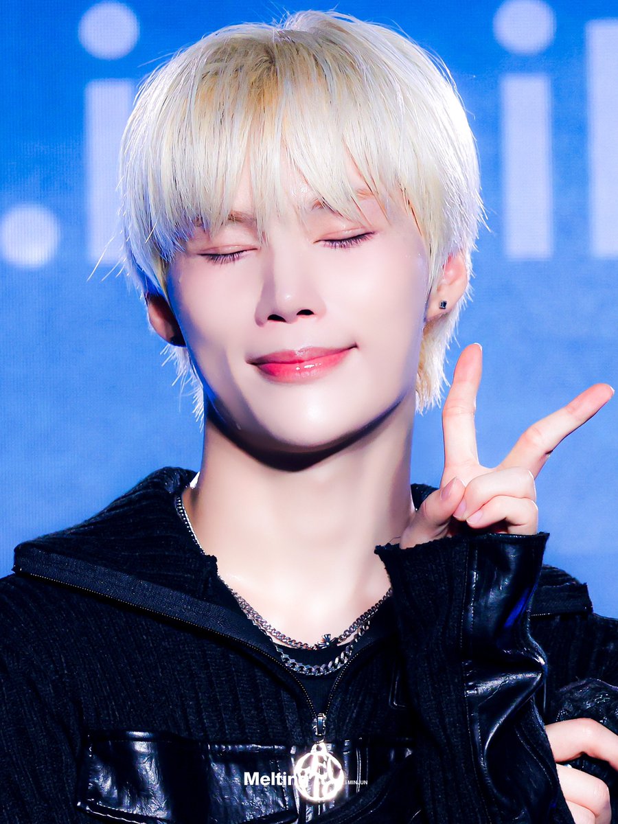 0226MINJUN's tweet photo. ︎𝗛𝗔𝗣𝗣𝗬 𝗠𝗜𝗡𝗝𝗨𝗡 𝗗𝗔𝗬︎ 🤍

#냥냥쭈니의생일_추키팡키냥
#NINEi #나인아이 #ナインアイ
#MINJUN #민준 #ミンジュン
#마음을여는하나의열쇠 https://t.co/ASC6gJTHGC