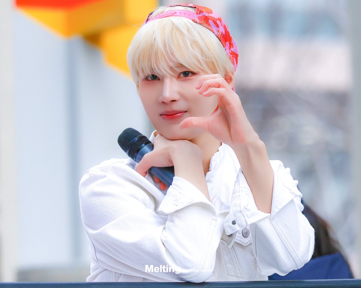0226MINJUN's tweet photo. ︎𝗛𝗔𝗣𝗣𝗬 𝗠𝗜𝗡𝗝𝗨𝗡 𝗗𝗔𝗬︎ 🤍

#냥냥쭈니의생일_추키팡키냥
#NINEi #나인아이 #ナインアイ
#MINJUN #민준 #ミンジュン
#마음을여는하나의열쇠 https://t.co/fFfVEpDTrT