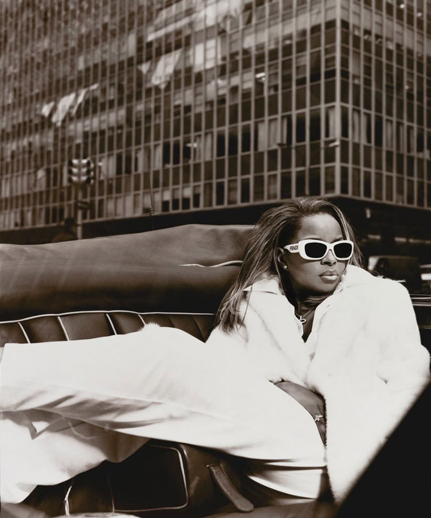 laurynslounge's tweet photo. What are your honest thoughts about Mary J. Blige? https://t.co/yp4q5hNVyO