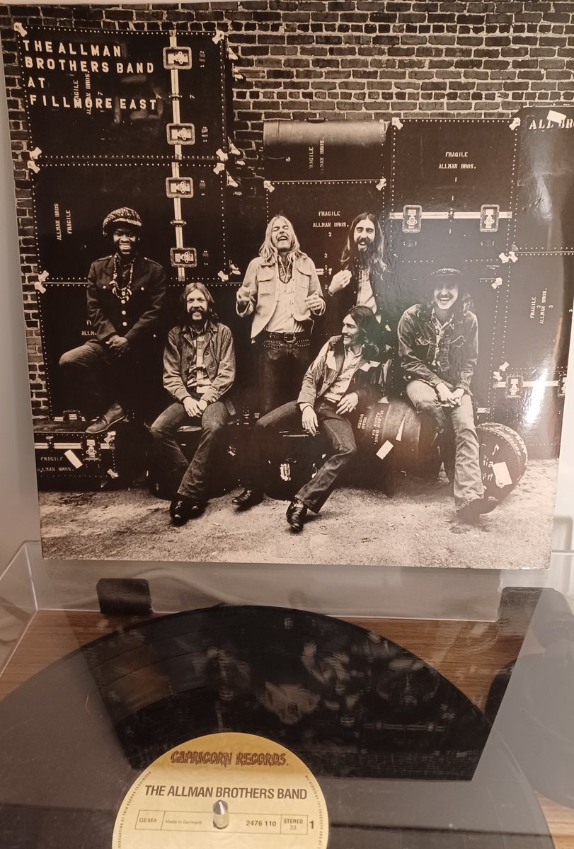 philippe_buil's tweet photo. The Allman Brothers Band live at Fillmore East form me 🤩 #NowPlaying #vinylrecords #vinyl #TheAllmanBrothersBand #live #FillmoreEast https://t.co/MqebLooBRU