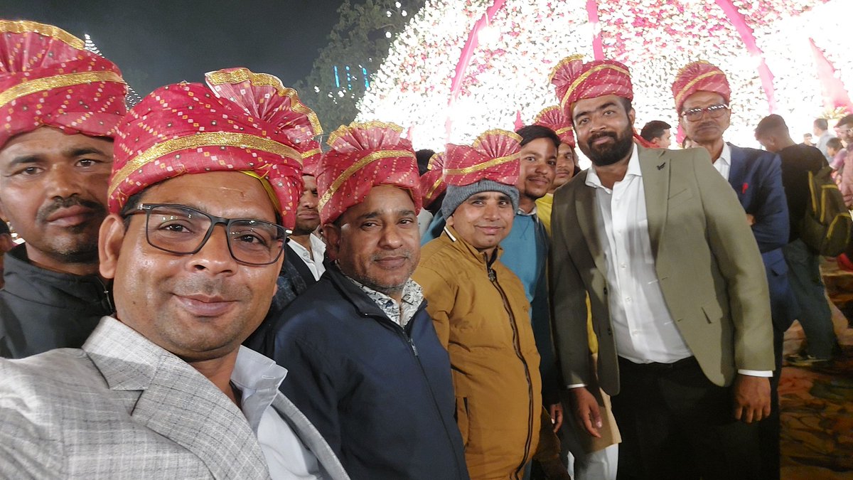 झारखंड कांग्रेस विधायक दल के नेता आदरणीय श्री <a href="/PradeepYadavMLA/">Pradeep Yadav</a> जी के बड़े सुपुत्र डॉक्टर ऋत्वीज और डॉक्टर जसबानी के विवाह समारोह में शामिल होकर दूल्हा दुल्हन को वैवाहिक जीवन के शुरुआत की शुभकामनाएं दीं 💐🎉💞

#MarriageCeremony
#DrRitwijDrJasbani #MarriedLife 
#Ritwij