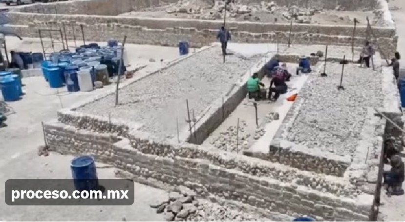 la_grenitas's tweet photo. Oigan esto si ya es una chngadera, resulta que durante la construcción del Tren Maya estos cbrones movían los Sitios Arqueológicos (de incalculable valor) que encontraban y que estorbaban en la construcción y luego los "reconstruían" en otros lados

Hdspm 🤬

Fuente: Proceso https://t.co/48W0ukARcb