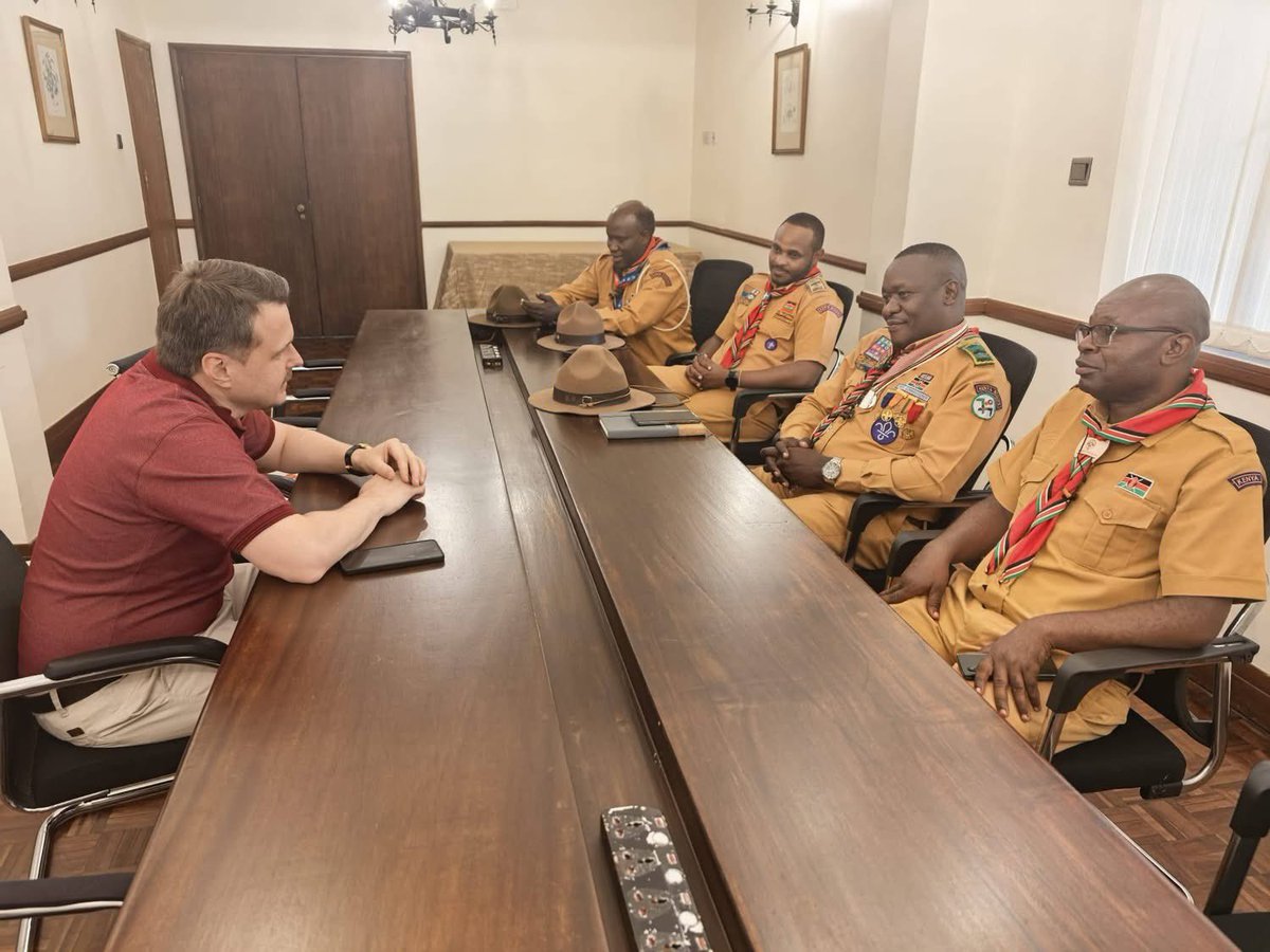 EmbKenya's tweet photo. Strategic Collaborations. Ambassador of #Belarus held a meeting with #KSA officials.
Through this collaboration the Association will launch it's disaster prevention program in #Fire_Fighting where #scout units will be trained in Fire Fighting Skills and #Emergency Response. https://t.co/QHoorXGBL6