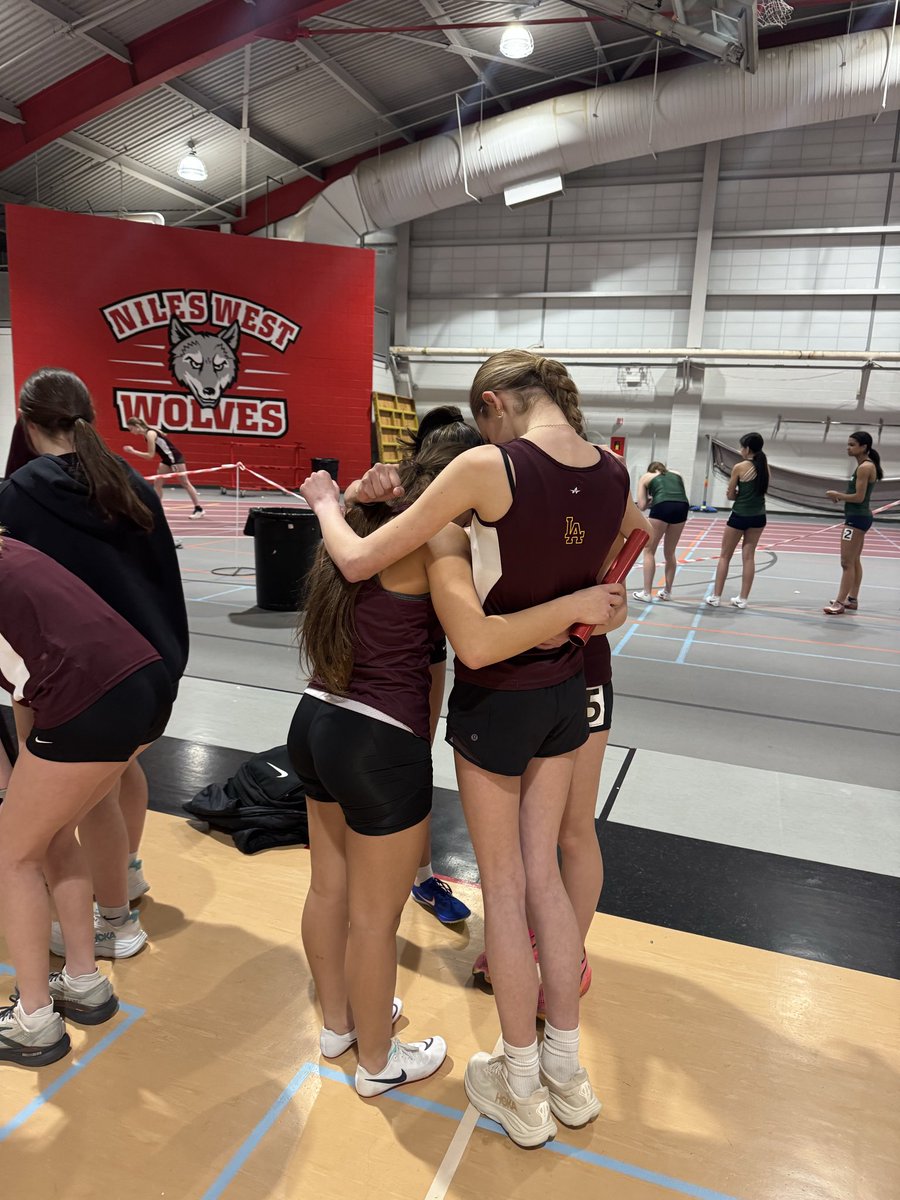 Loyola Girls' XCTF tweet media